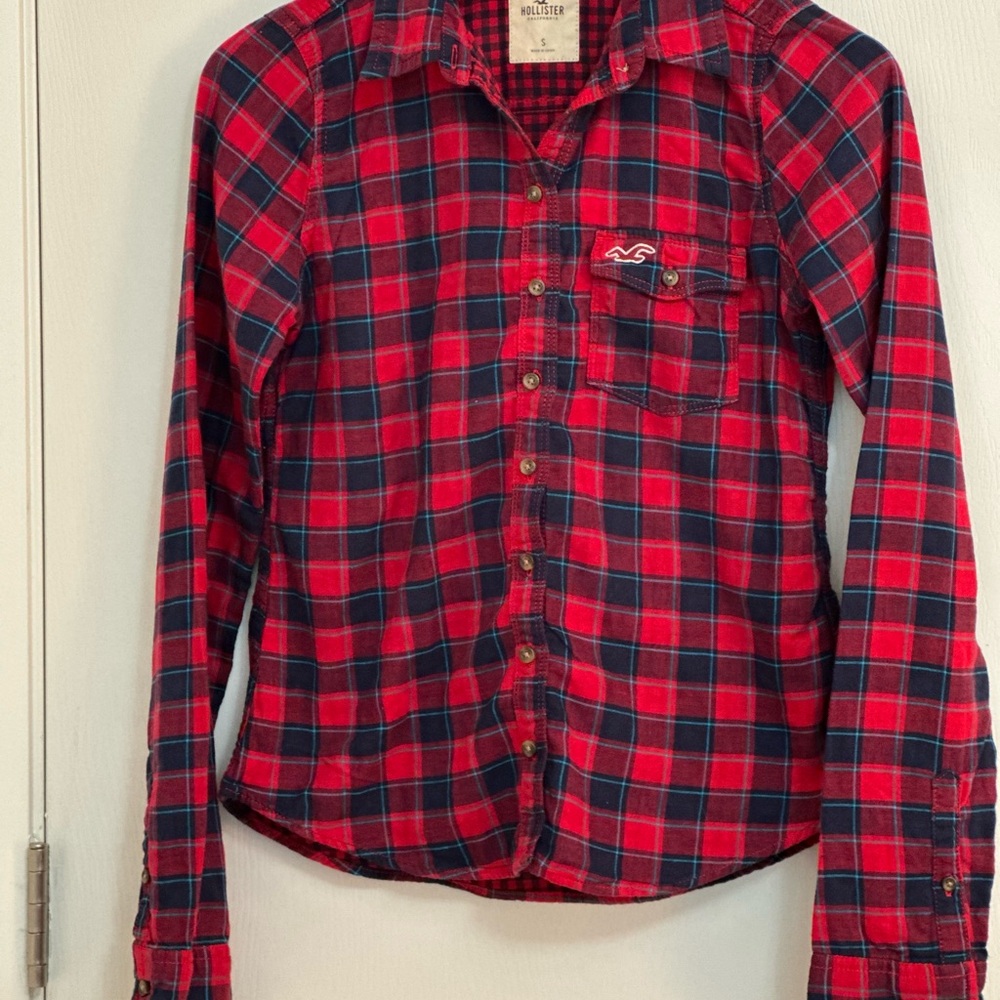 Hollister Red and Blue Plaid Button Down Shirt